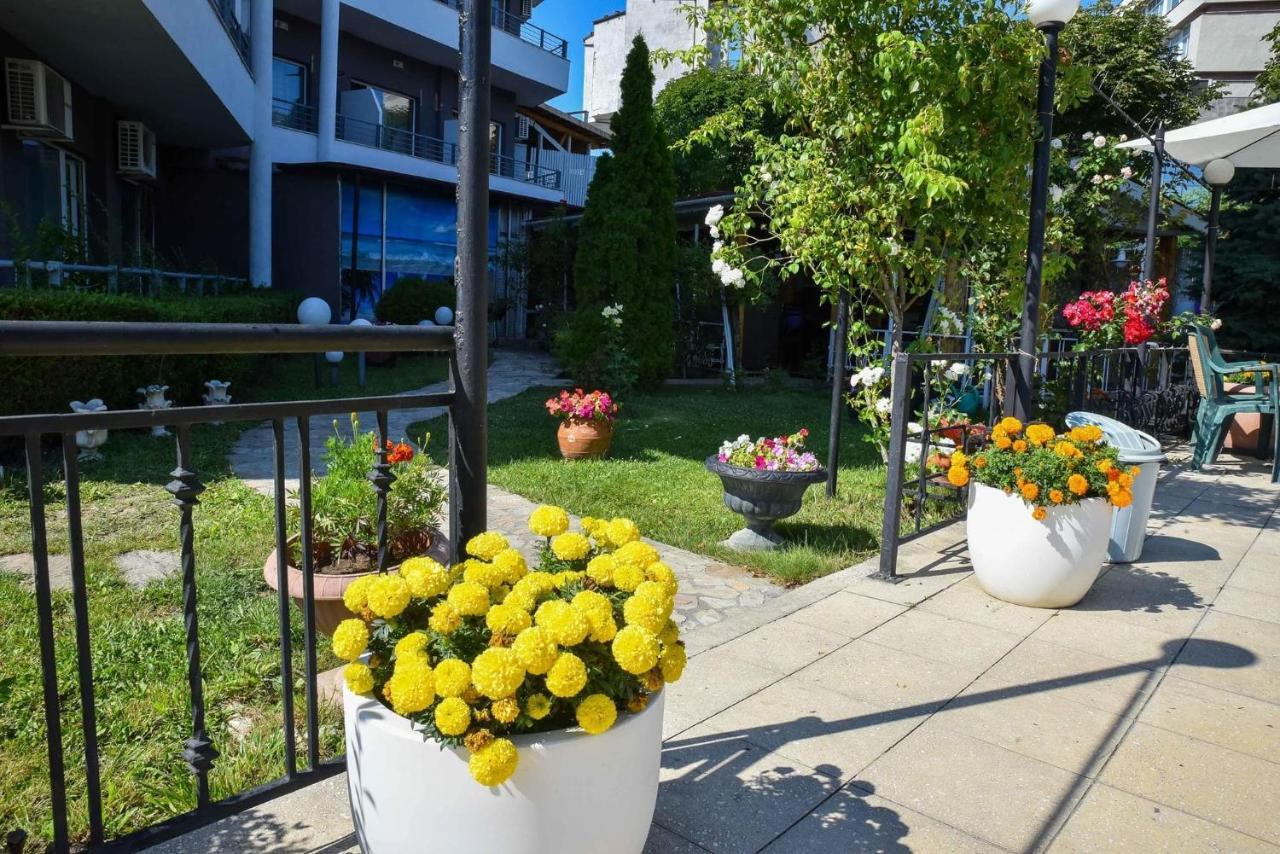 Apartments Devora 1 & Bar & Restaurant Varna Exterior photo
